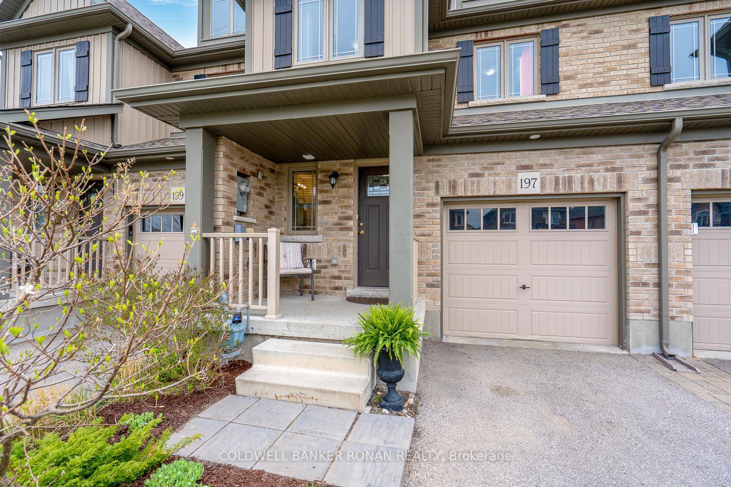 Very clean open concept Townhouse boasting 3 bedrooms, 3 bathrooms and walking distance to 2 schools and parks.