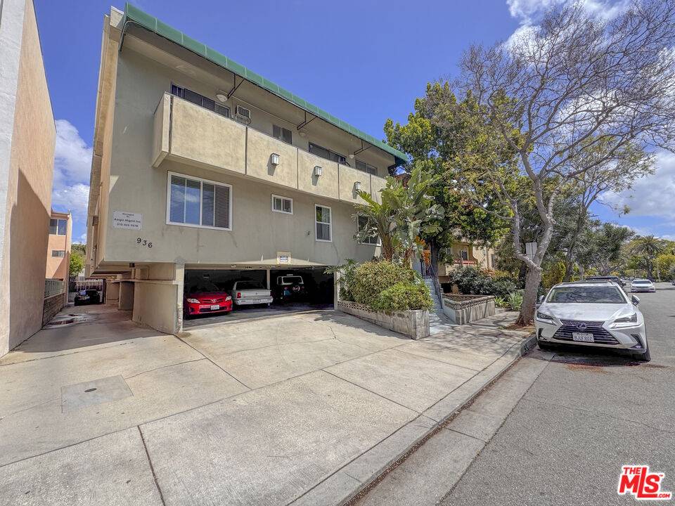 936 N Orange Grove Ave 12.0 Hollywood Hills East LA