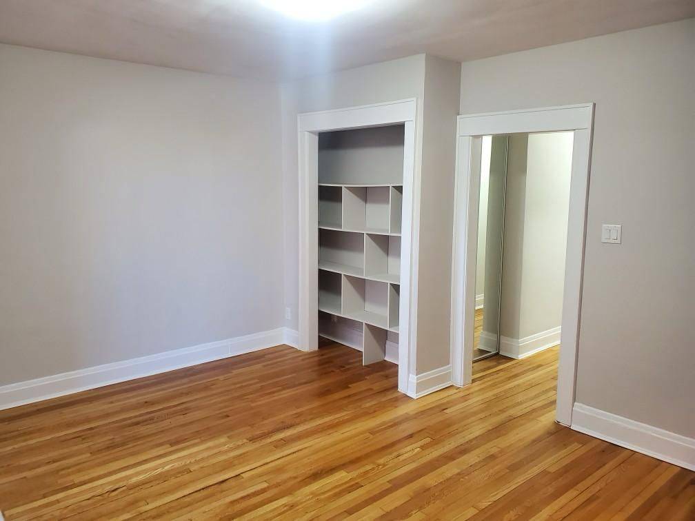 Welcome to 407 Elgin St. Enjoy living in this newly renovated apartment with high end finishes.