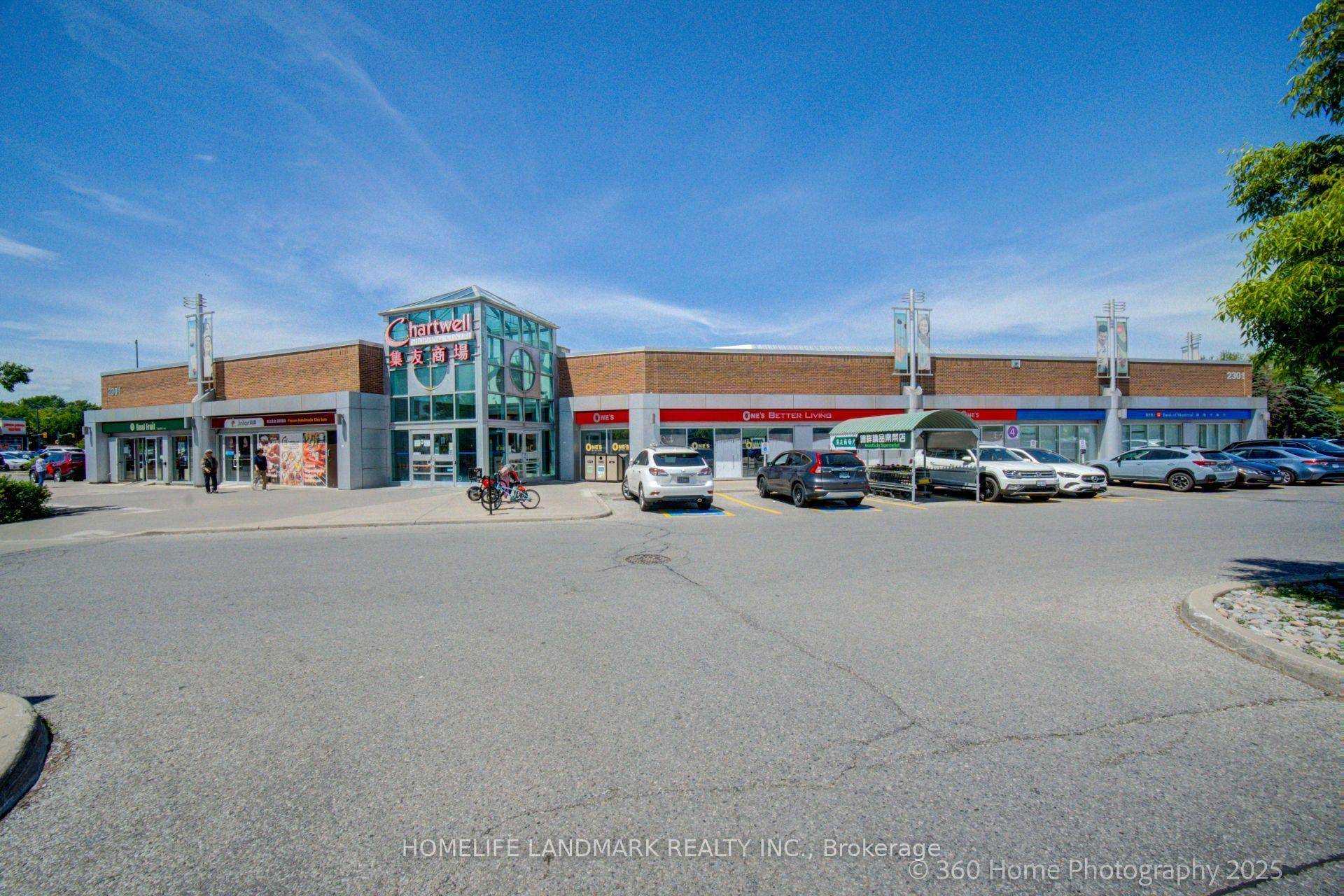 BUSINESE FOR SELL ! Excellent opportunity to own a retail business at high traffic foodcourt.