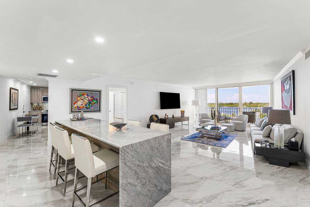 Experience coastal living at its finest in this fully updated, modern 2 bedroom condo boasting stunning Intracoastal views.