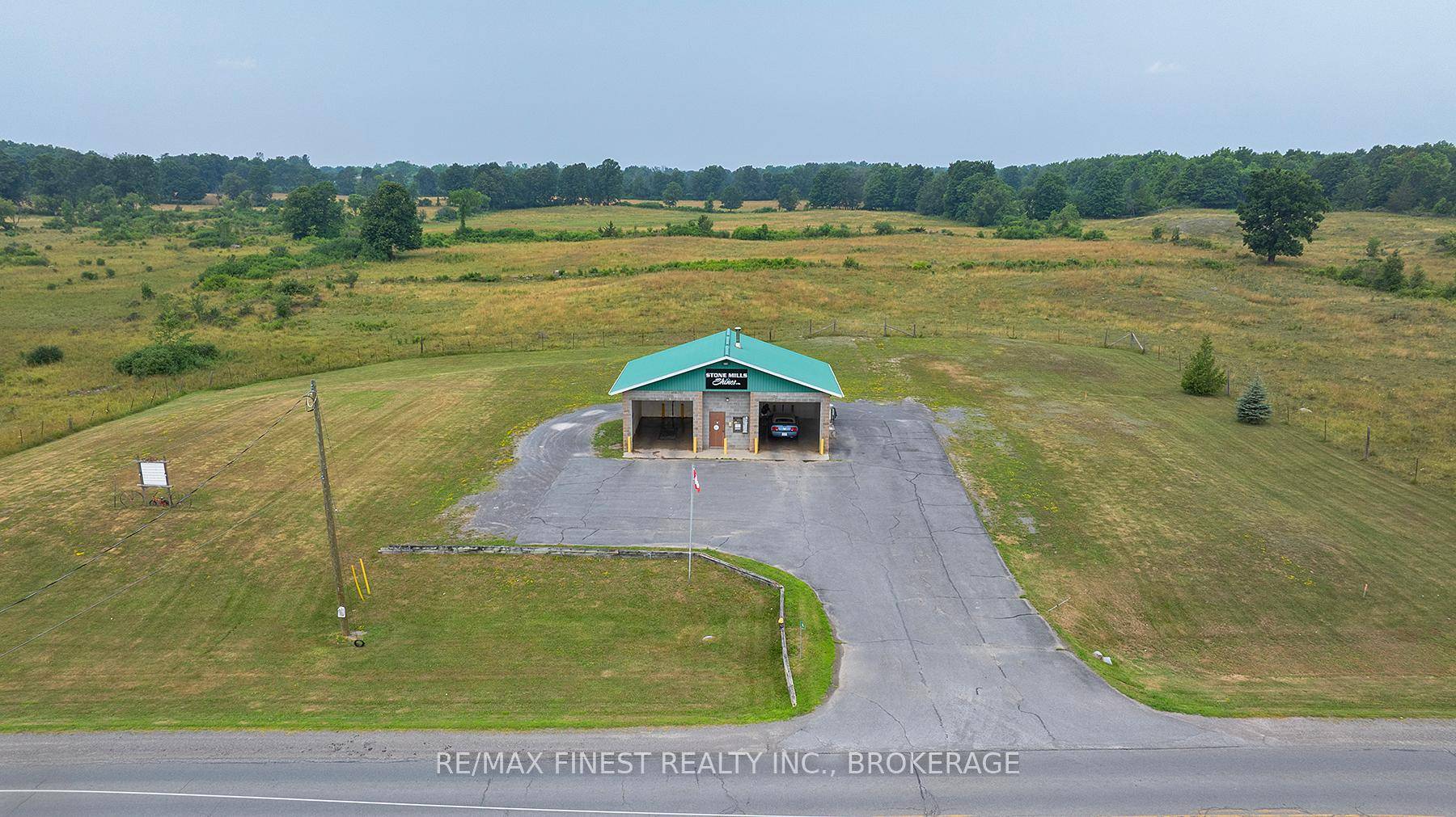 This 2 acre commercial property in the heart of Tamworth presents an exceptional opportunityfor those looking to enter or expand in the storage business.