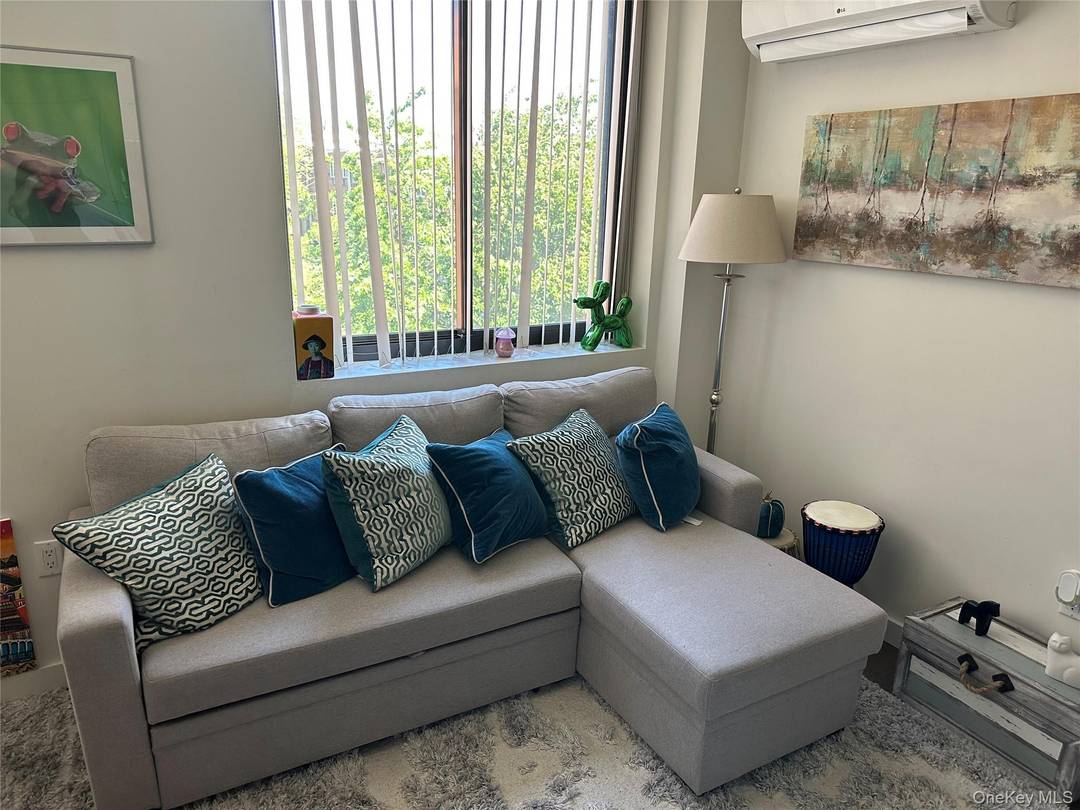 Luxury one bedroom at Elm51 Condominium in Elmhurst offers modern elegance, everyday comfort, and unbeatable convenience.