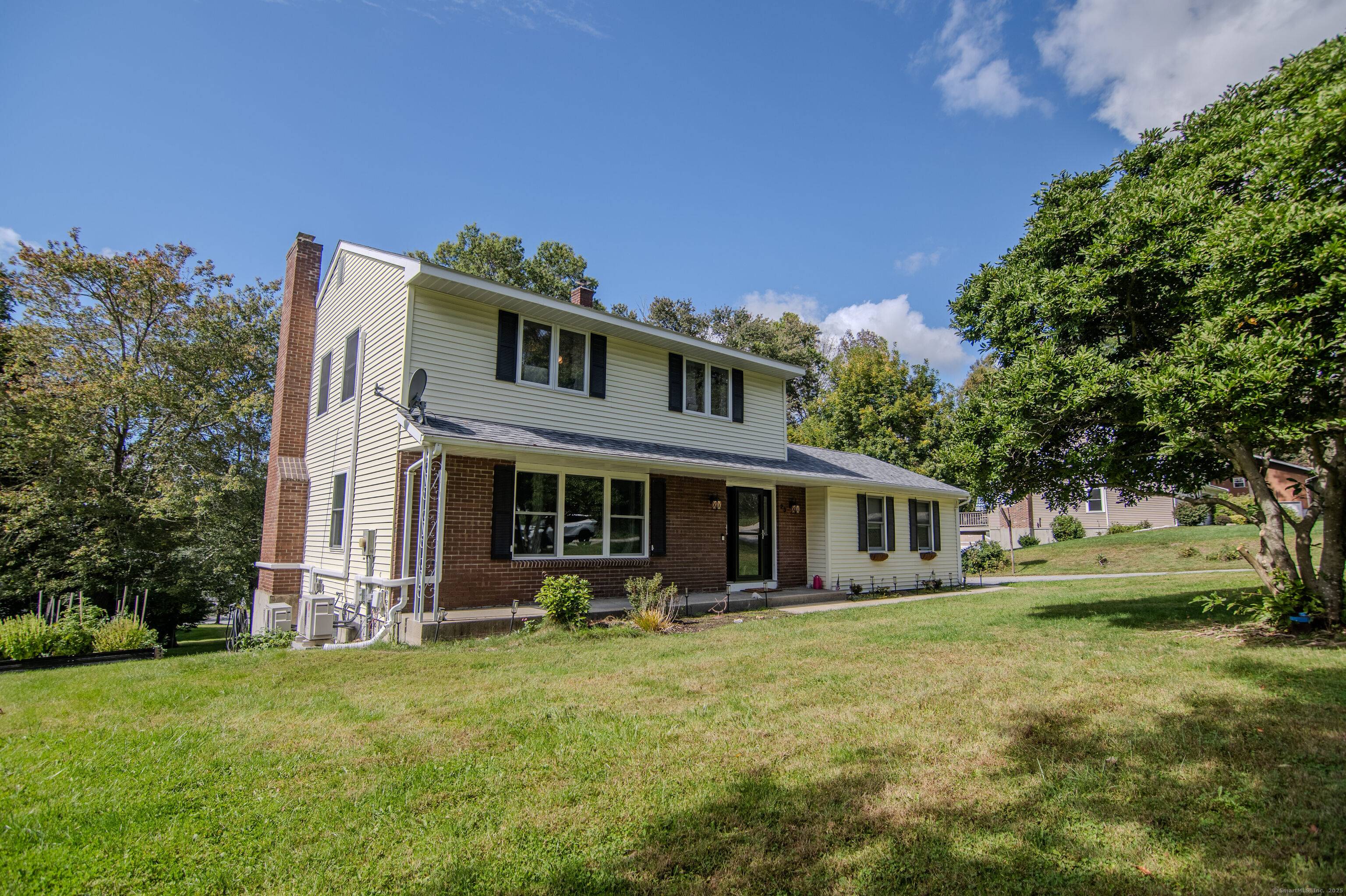 Incredible home located in the desirable Zadora Heights with so much to offer !
