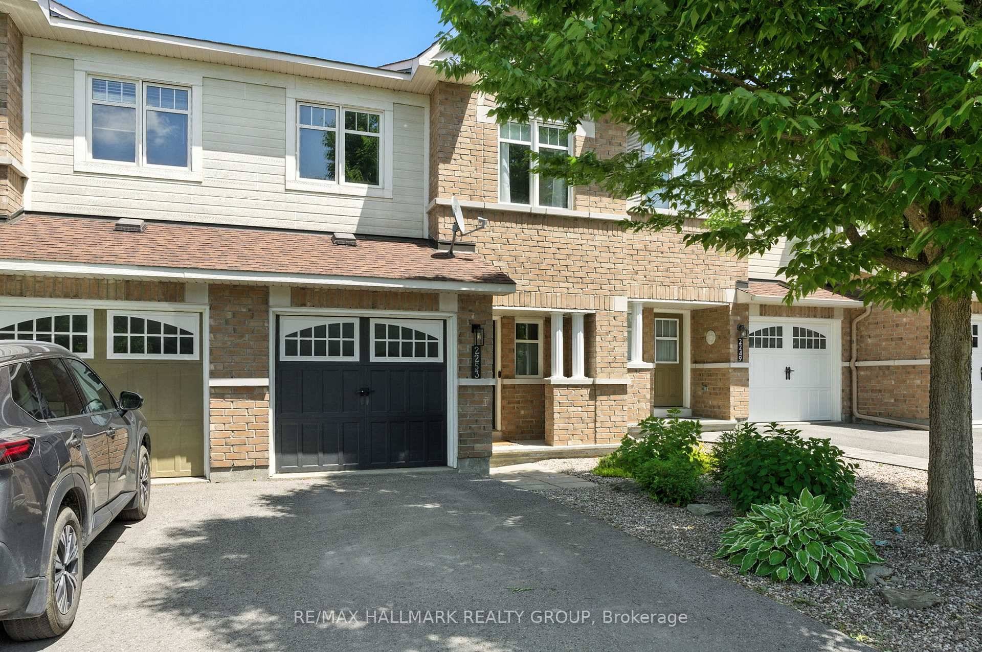 Welcome to 2253 Marble Crescent ; Build in 2014, this immaculate 3 bedroom, 2.