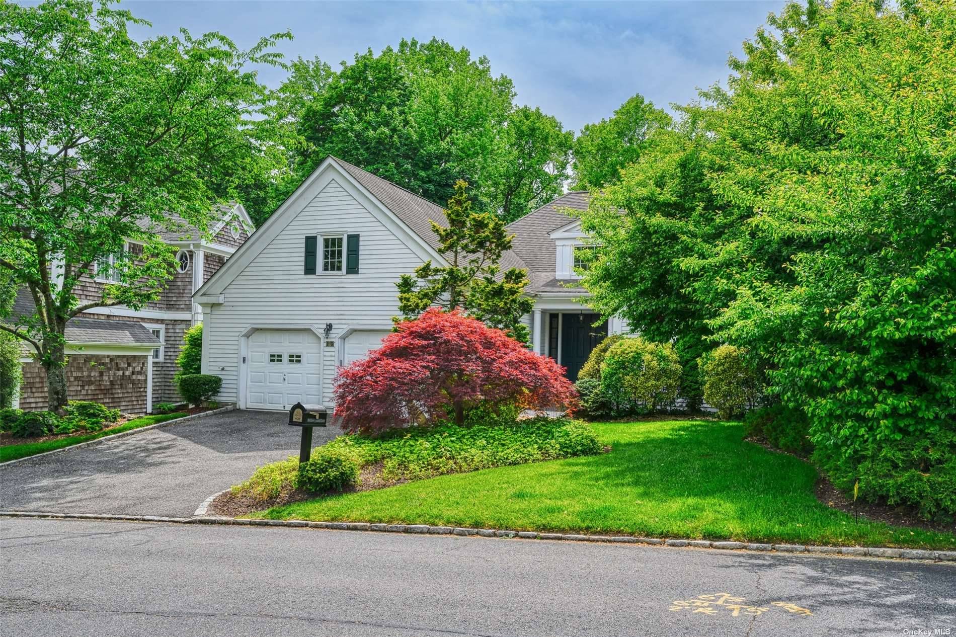 Rarely available Lexington Model Ranch with exceptional privacy, excellent location near to Mansion Club house with indoor and outdoor pools, entertaining rooms, card game rooms, private rooms for personal trainers, ...
