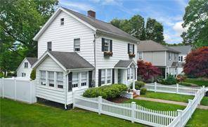 Fully Furnished Fully Stocked Rental Available Short Term.