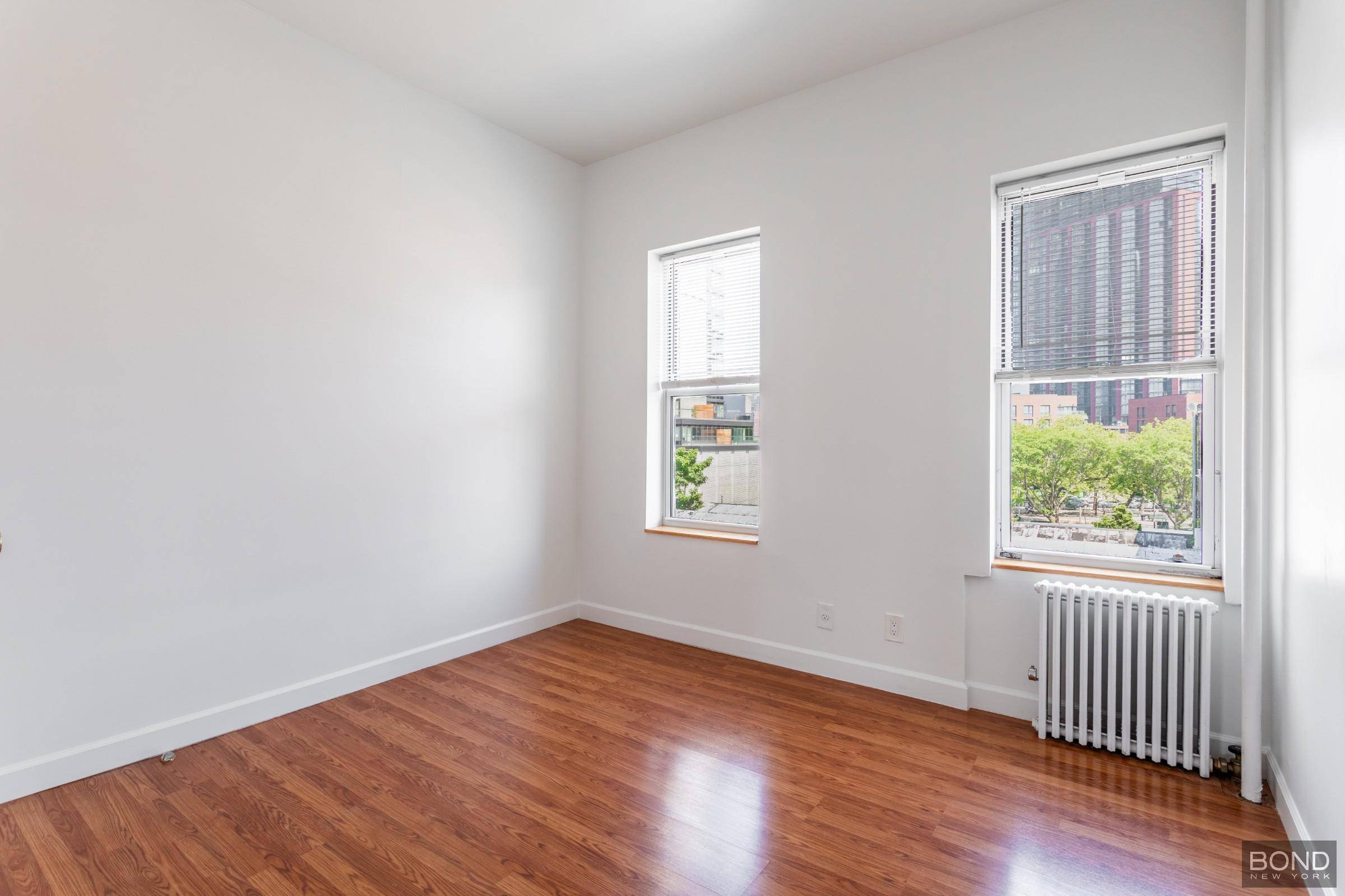 This amazing boxed 1. 5 bedroom apartment, is located along the Greenpoint waterfront, on the corner of Franklin Street and Eagle Street.