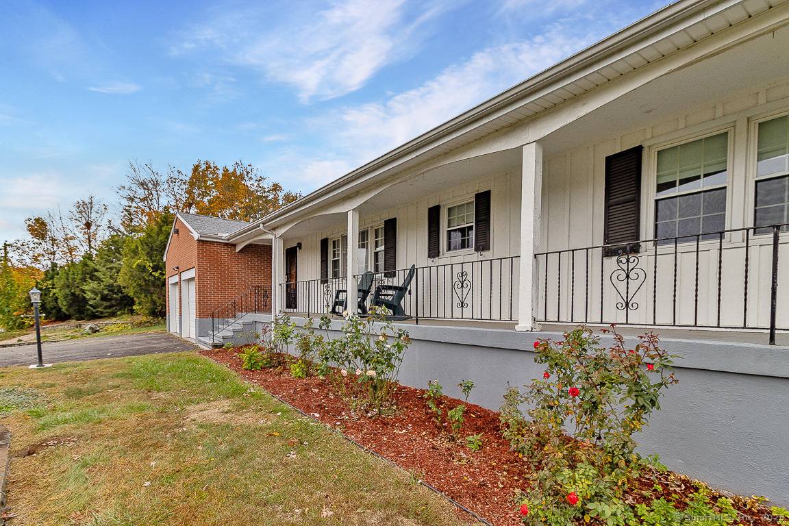 Looking for a well built ranch on a quiet cul de sac look no further, this 3 bedroom, 2 bath home with central air, in ground pool, fenced in yard ...