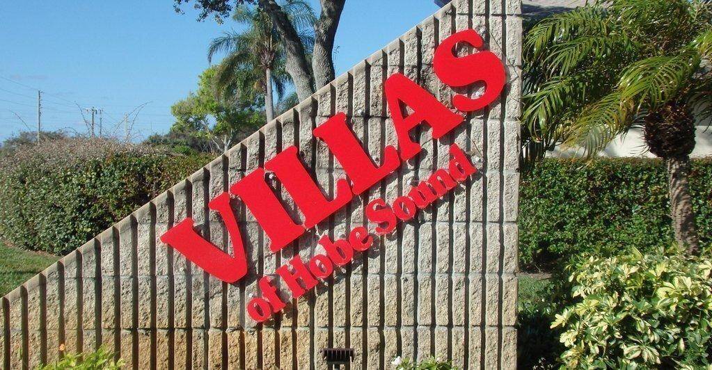 An excellent opportunity to own a 2 2 Villa in Hobe Sound.