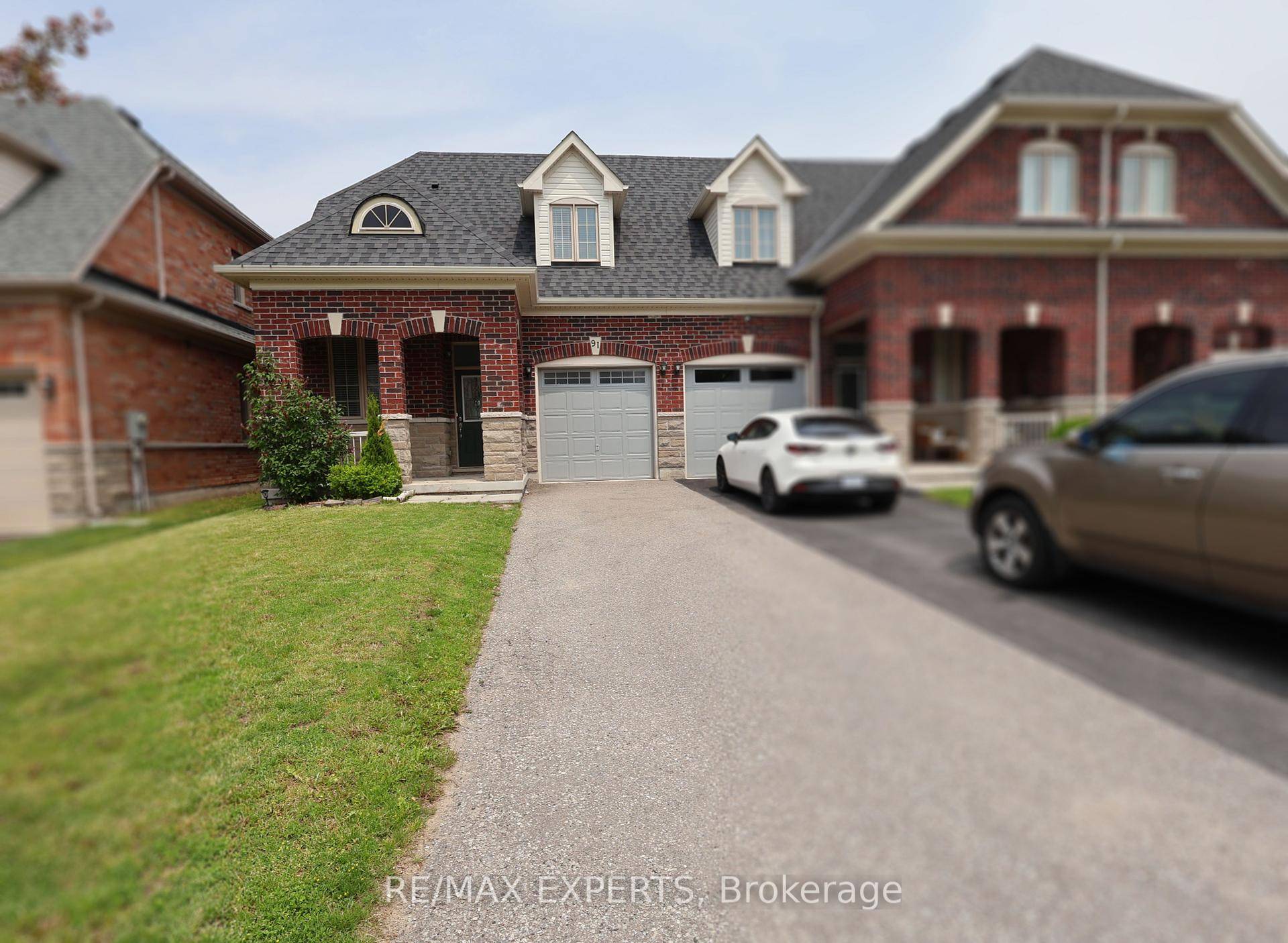 This bright and spacious 1, 924 sqft.