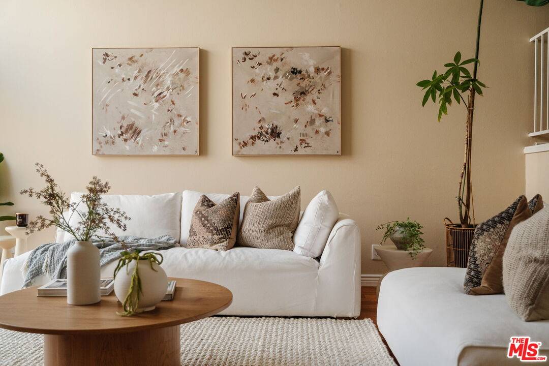 13066 Maxella Ave 2BR Marina Del Rey La