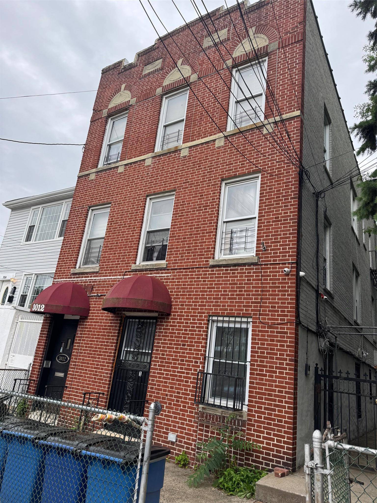 Legal 4 family home in the Bronxwood section of the Bronx.