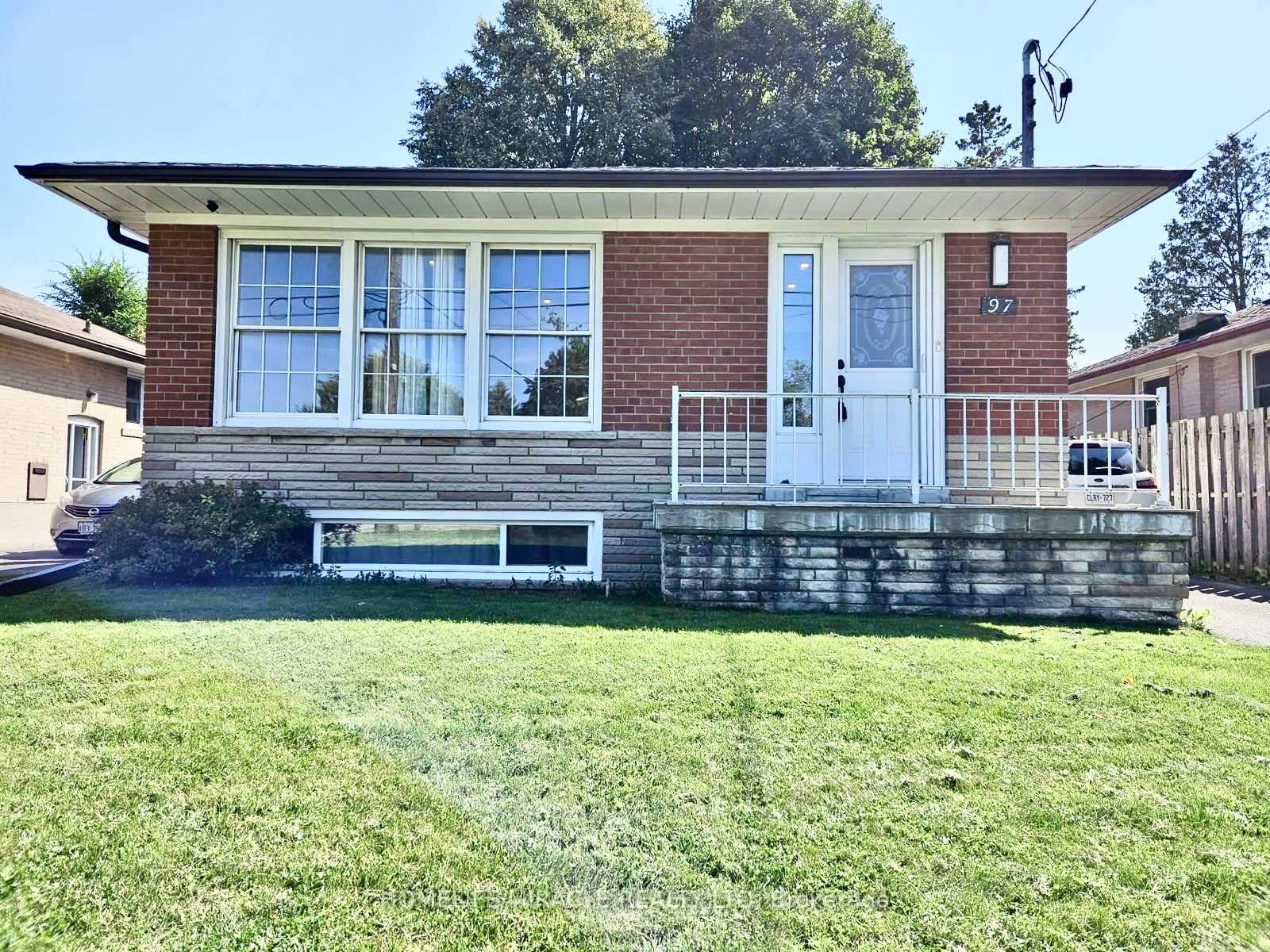 AAA Location ! ! ! Fully Upgraded modern layout 3 bedroom, 1 washroom for rent in prestigious Woburn community.