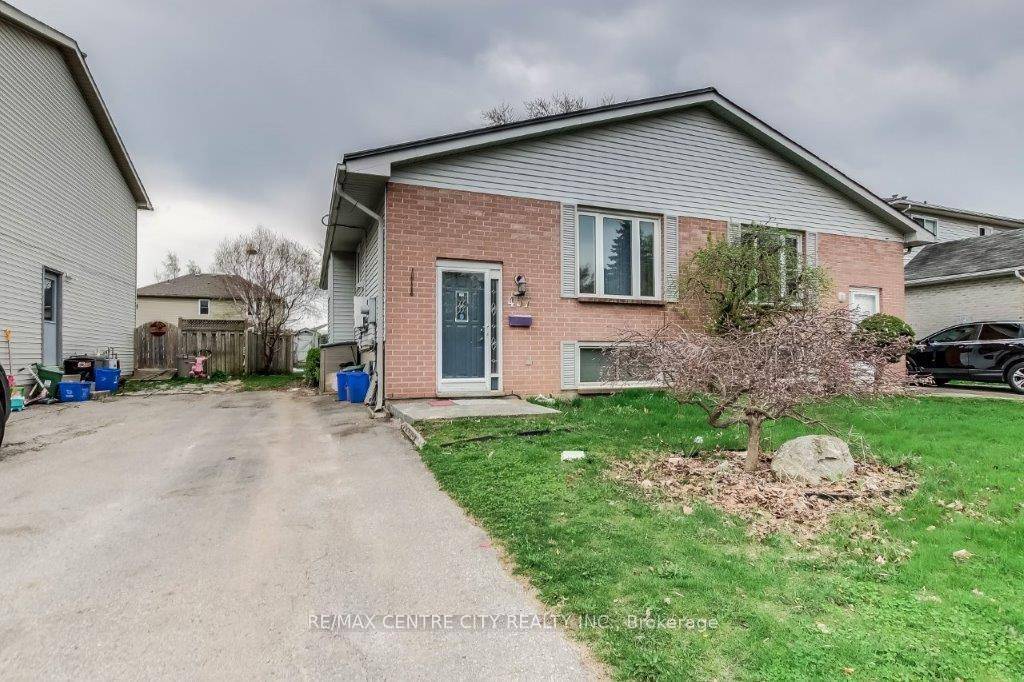 Beautiful Family Home With Rental Income, Wow !