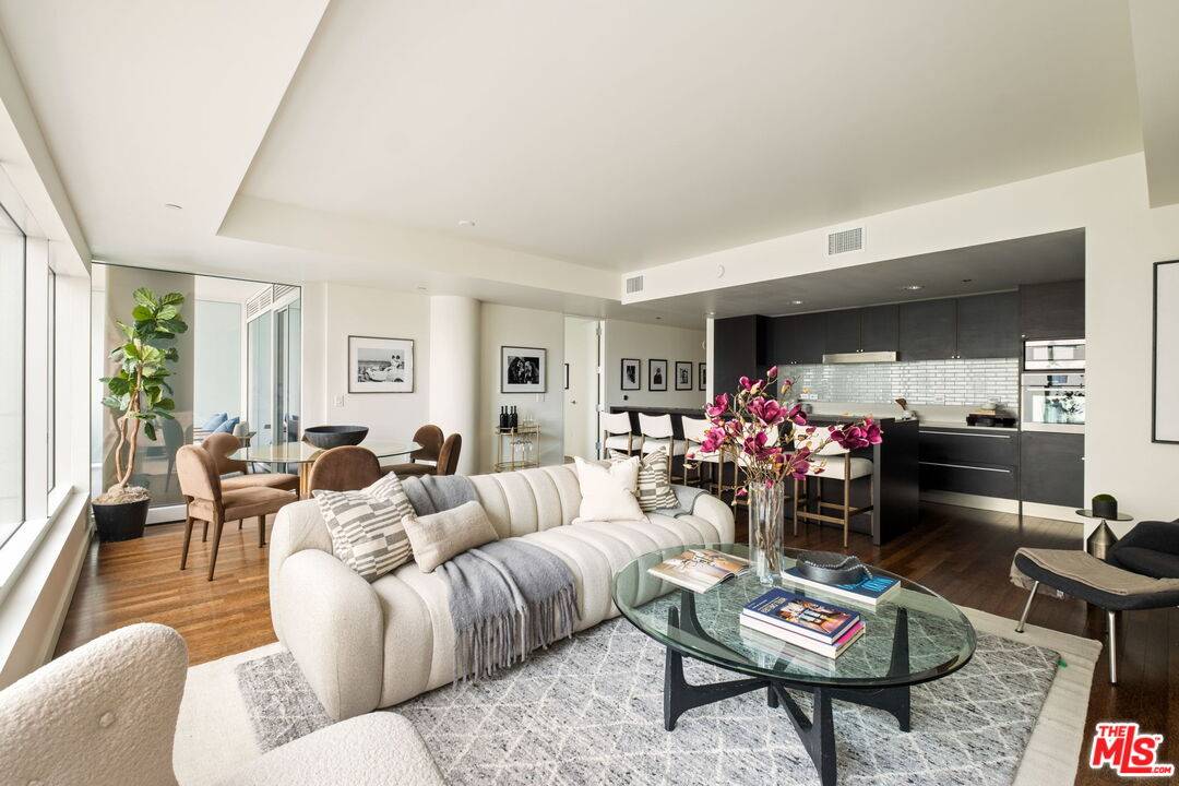 6250   Hollywood Blvd 1BR Hollywood Hills East La