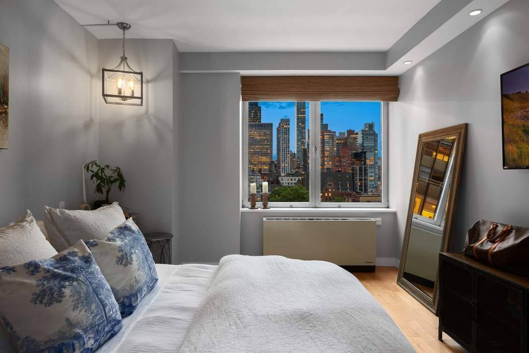 Turnkey Designer Residence in Midtown Manhattan.