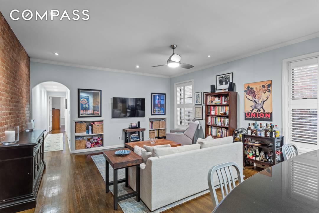 Timeless Elegance on the Upper West Side Discover the perfect blend of classic charm and modern comfort at 155 West 80th Street a quintessential Upper West Side feel, on a ...