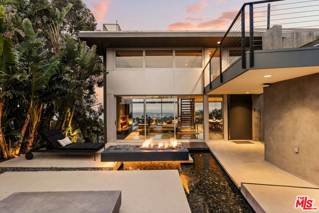 8300   Rugby Pl 3BR Hollywood Hills East La