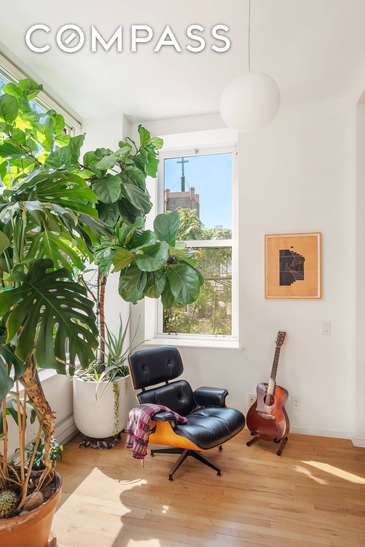Sun Drenched One Bedroom with 11 Foot Ceilings at The Historic Forward Building Welcome to Apartment 4C, a bright and voluminous loft in The Forward Building.