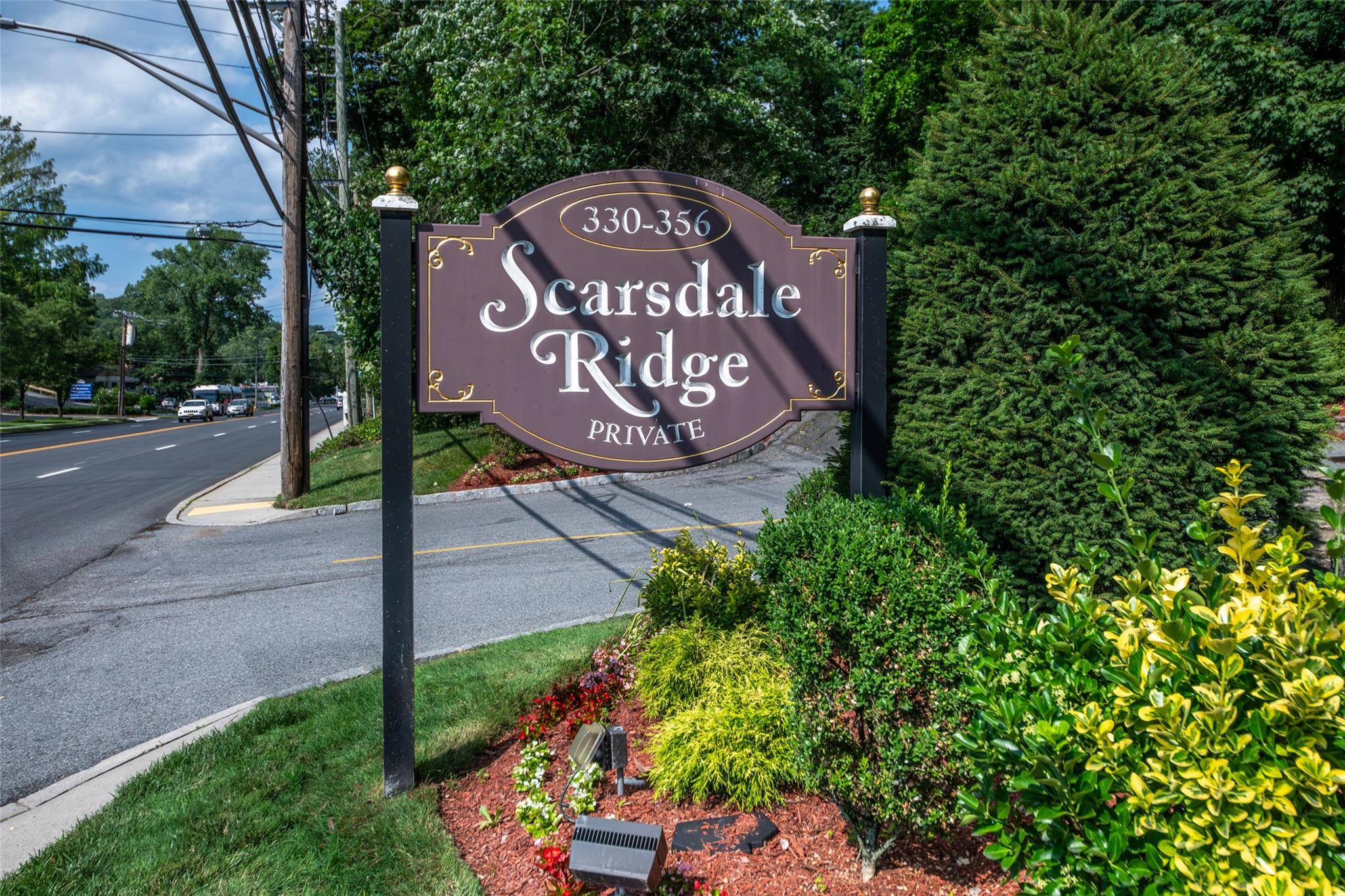 Welcome to this beautifully maintained 3 bedroom, 1.