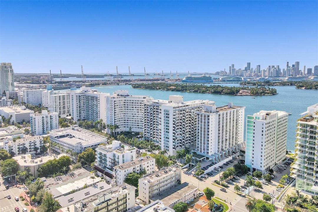 Live where you vacation !