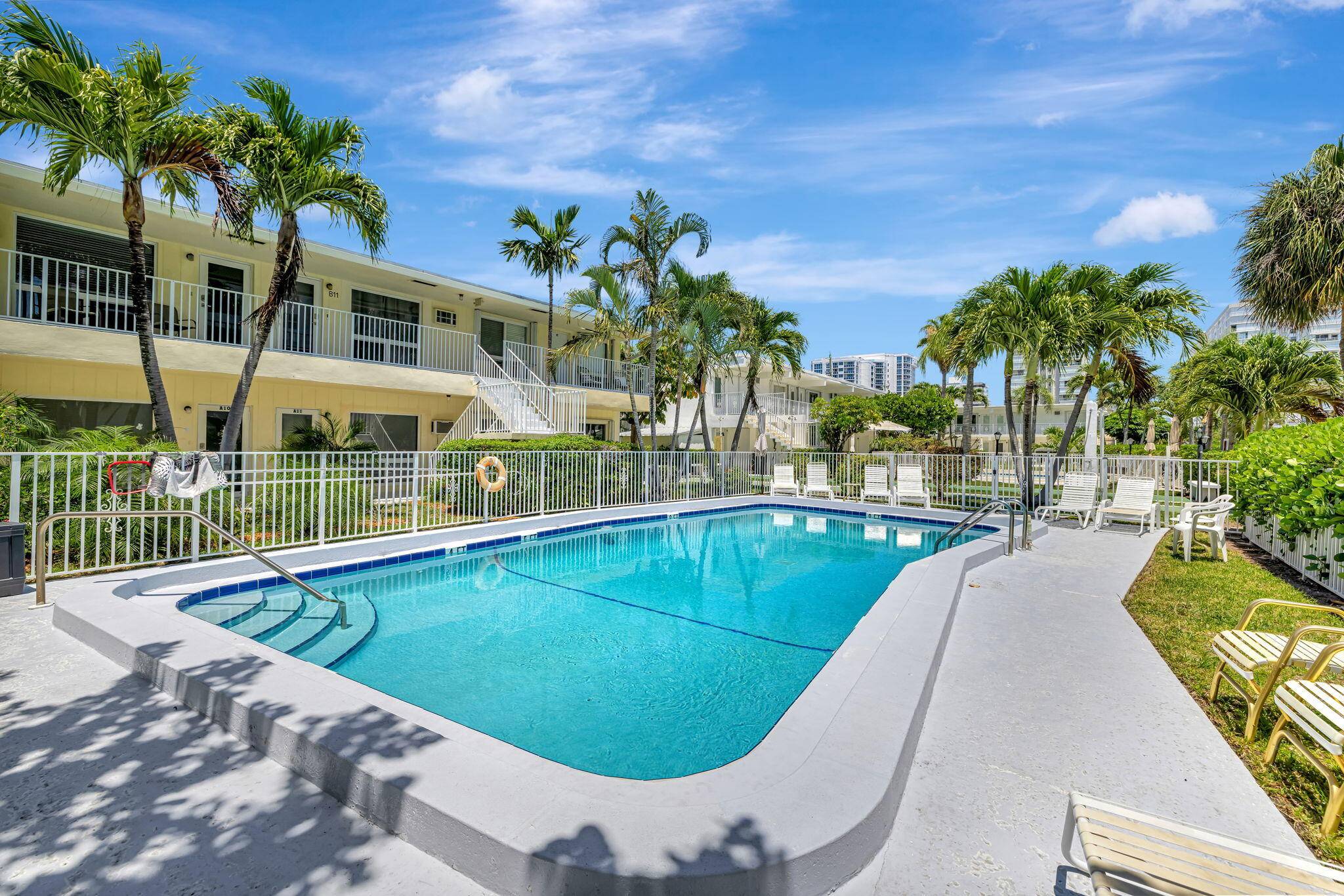 A true hidden gem in the heart of Pompano Beach, just a six minute walk to the ocean, steps from the Intracoastal, and surrounded by restaurants and shops.