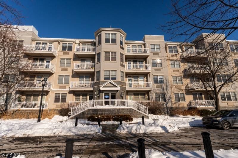 Welcome to Port Liberte, a one of a kind waterfront community offering resort style living in Jersey City.