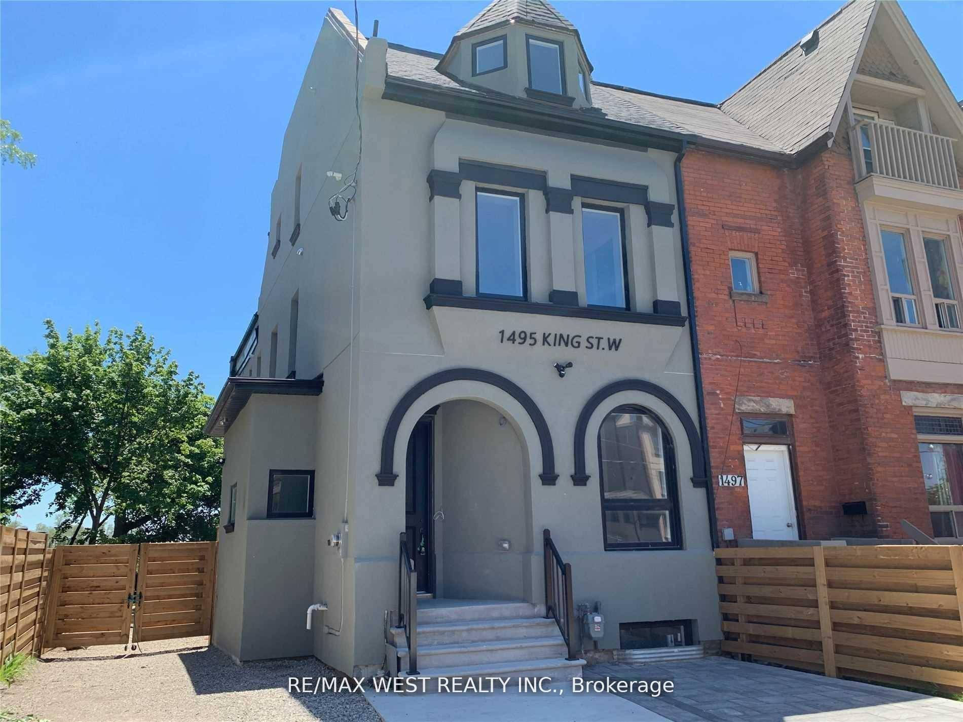 Newly renovated and bright unit south facing lots of sunlight equipped with stainless steel appliances and a view of the lake.