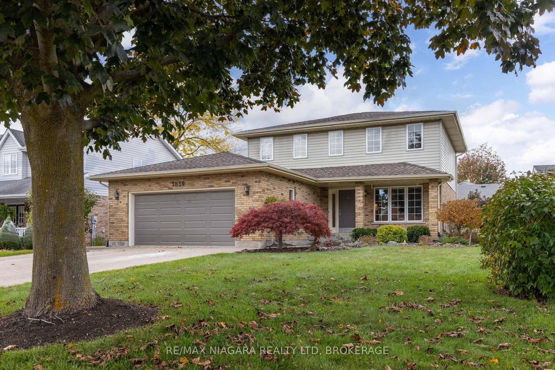 Discover this charming three bedroom, four bathroom family home nestled in the desirable north end Mount Carmel subdivision.
