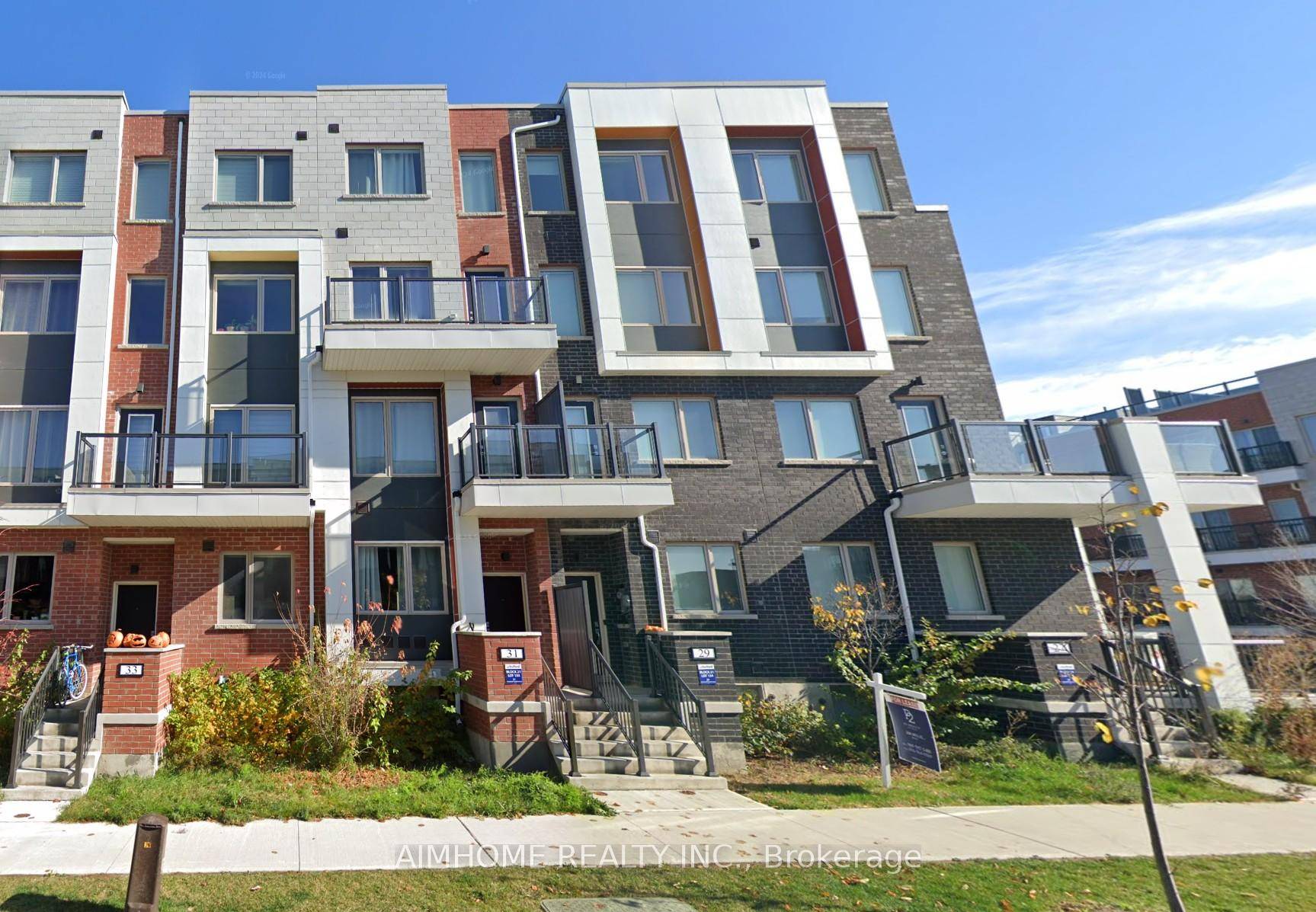 Modern Designed Townhouse In peaceful and beautiful Downsview Park community !