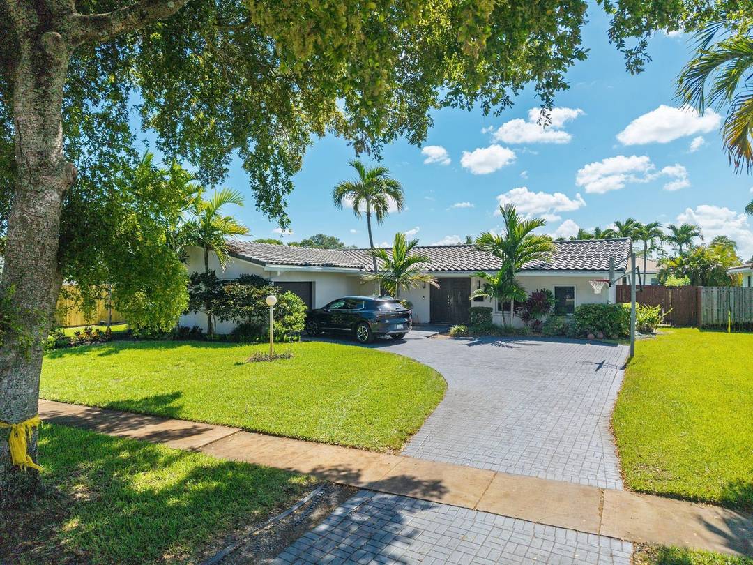 Situated in the heart of Emerald Hills, this well appointed 5 bedroom, 2.