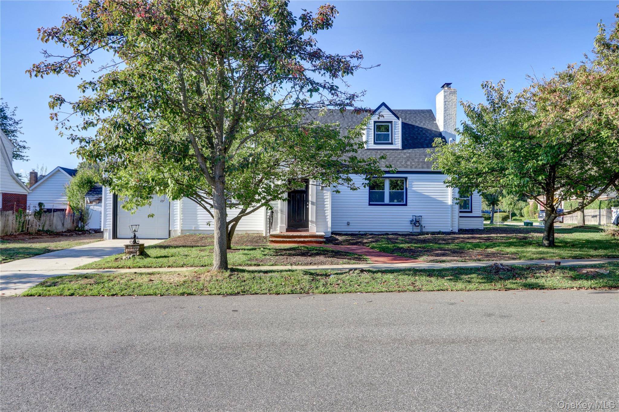 This newly fully renovated in the heart of Malverne features 4 spacious bedrooms, 2 full bathrooms, new Roof, new siding, brand new kitchen with Quartz countertops, and stainless steel appliances, ...