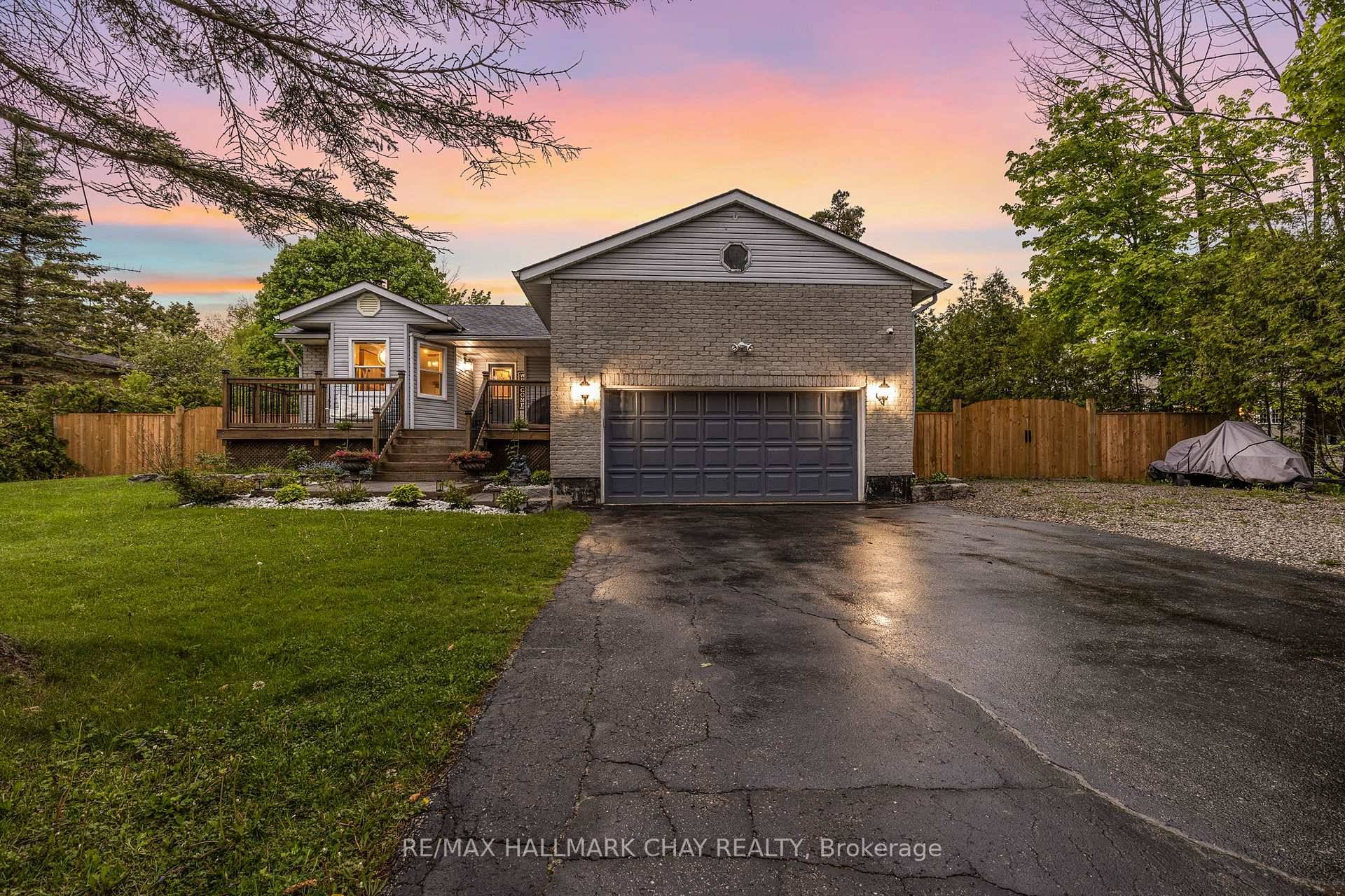 Charming Renovated Bungalow in Beautiful Oro Medonte.