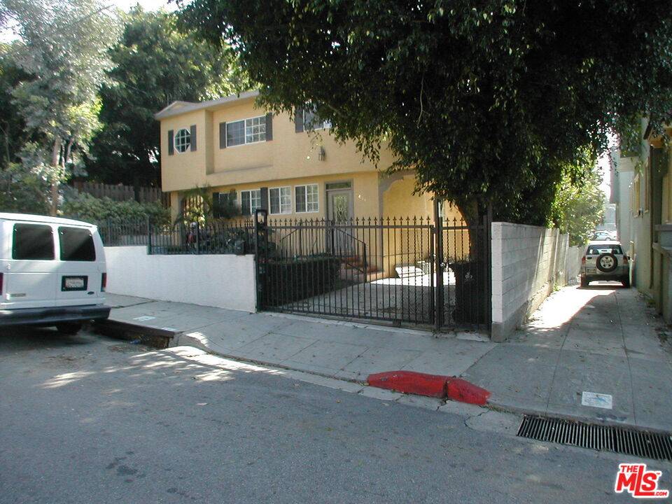 6414  DIX ST 3BR Hollywood Hills East La