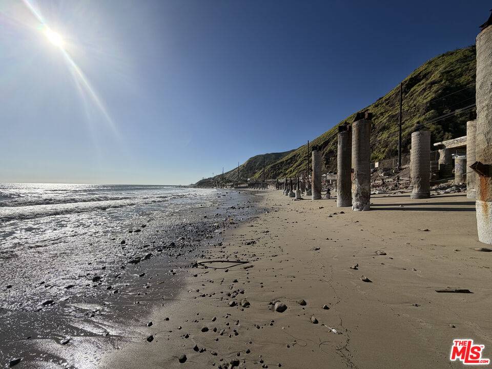 19216   Pacific Coast Hwy Malibu La