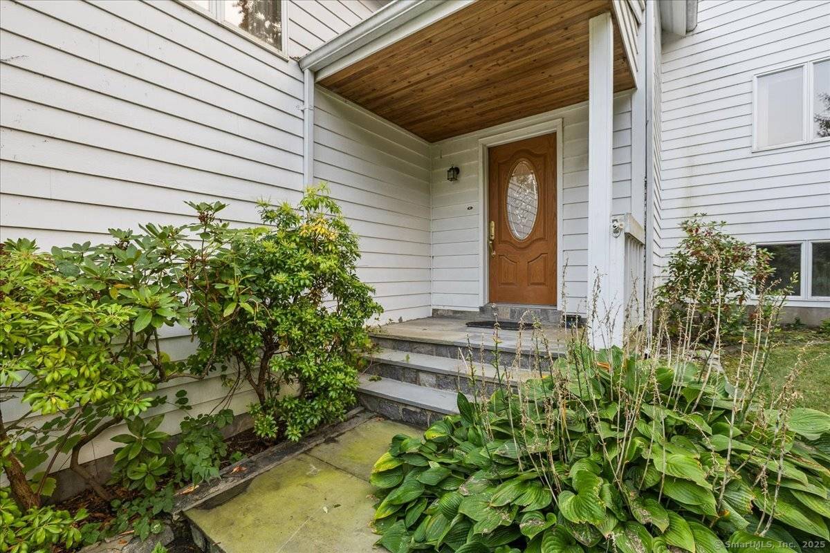 Tucked away in a sought after Norwalk location, this above grade 3, 208 sq foot 6 bedroom, 3.
