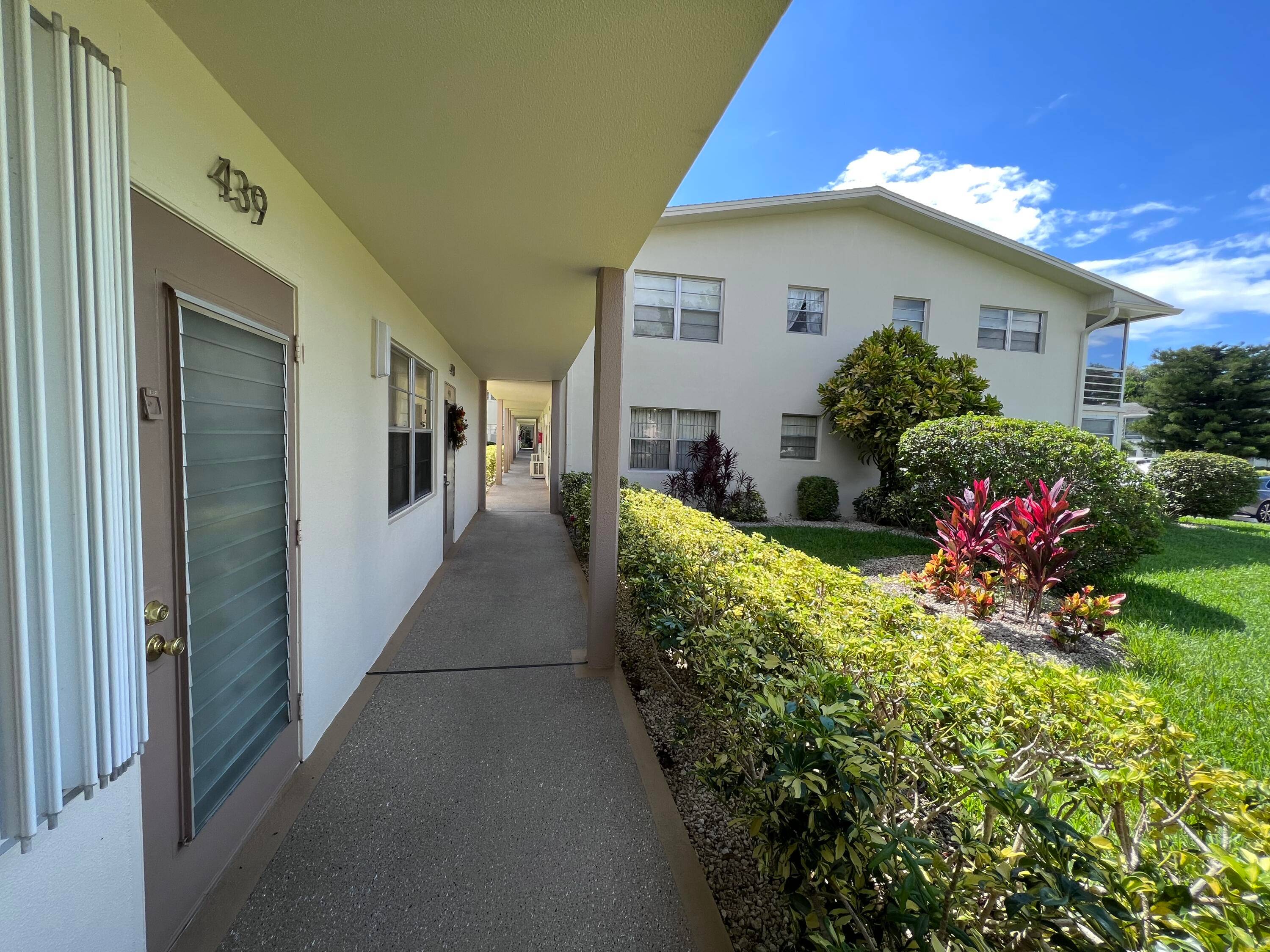Don't miss this opportunity to own this well maintained 1bedroom 1.