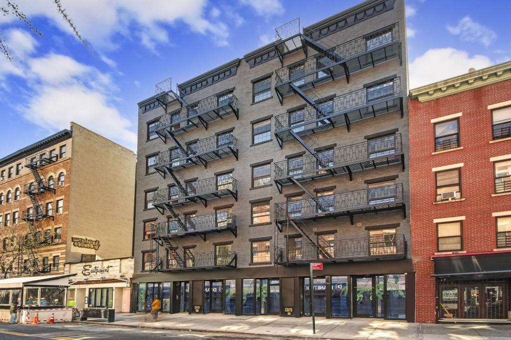 Luxury Residences in a Brand New Boutique East Village Building !