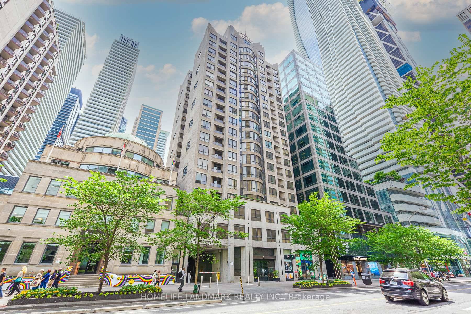A Must See ! ! Good Investment in Yonge amp ; Bloor with Good Rental Income !