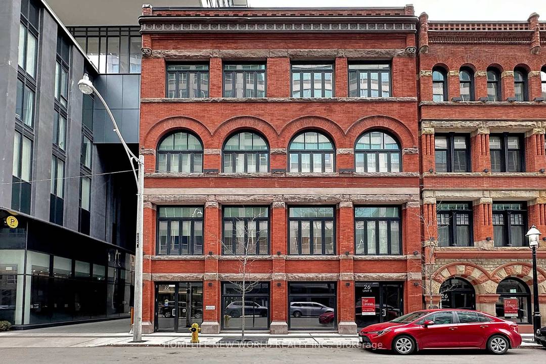 Located in the heart of downtown Toronto, this luxurious and fully furnished corner unit offers 2 spacious bedrooms, 2 modern bathrooms, and soaring 10 foot ceilings.