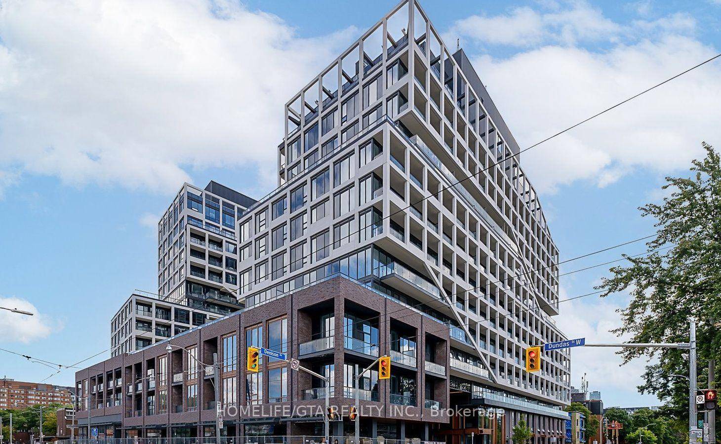 ONE LOCKER AND PARKING INCLUDED Experience modern luxury living at Tridels newest community MRKT Condominiums.