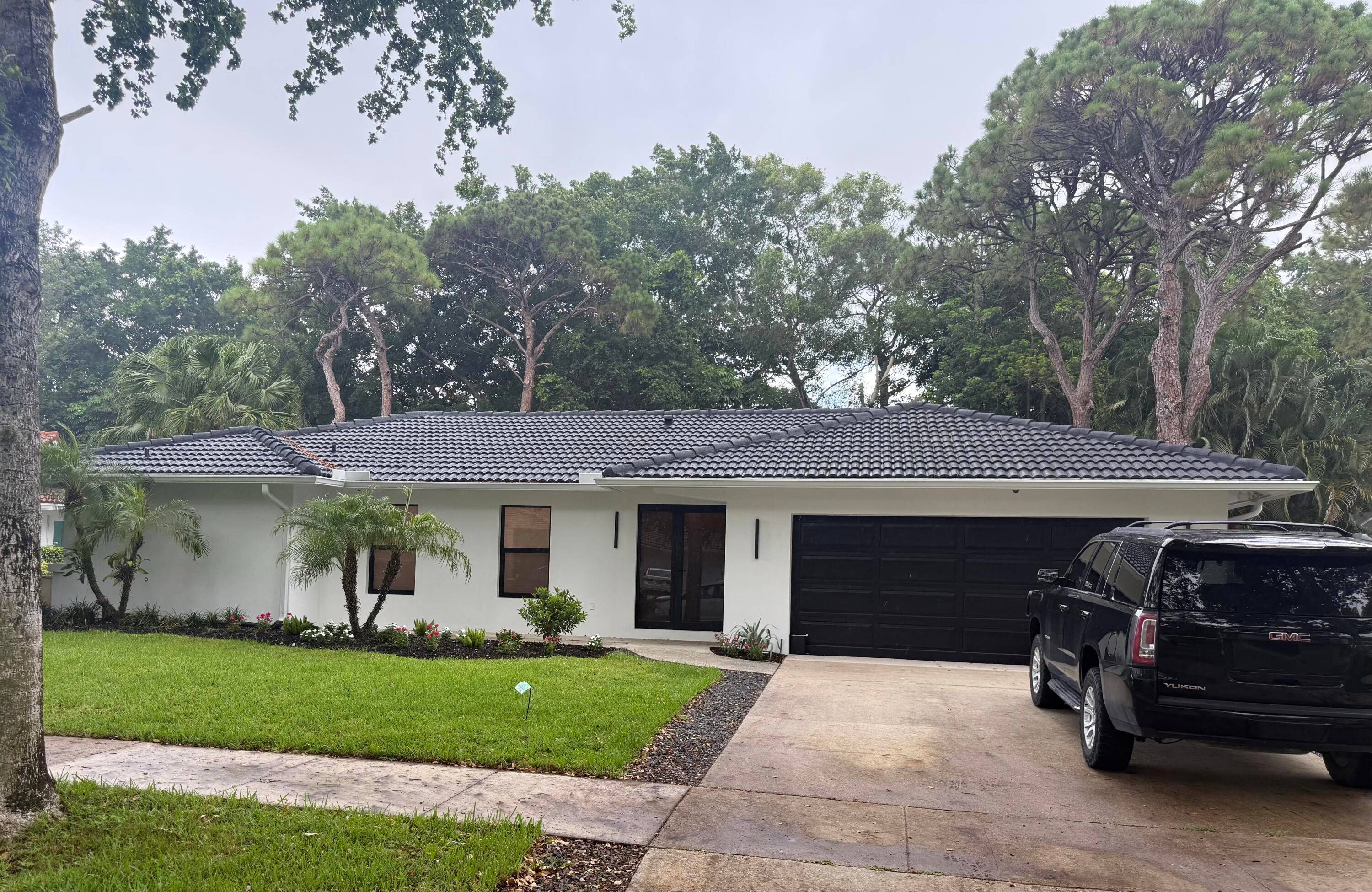 Stunning, renovated 4 BD, 2 BA home plus den office in Millpond, where modern design meets warmth.