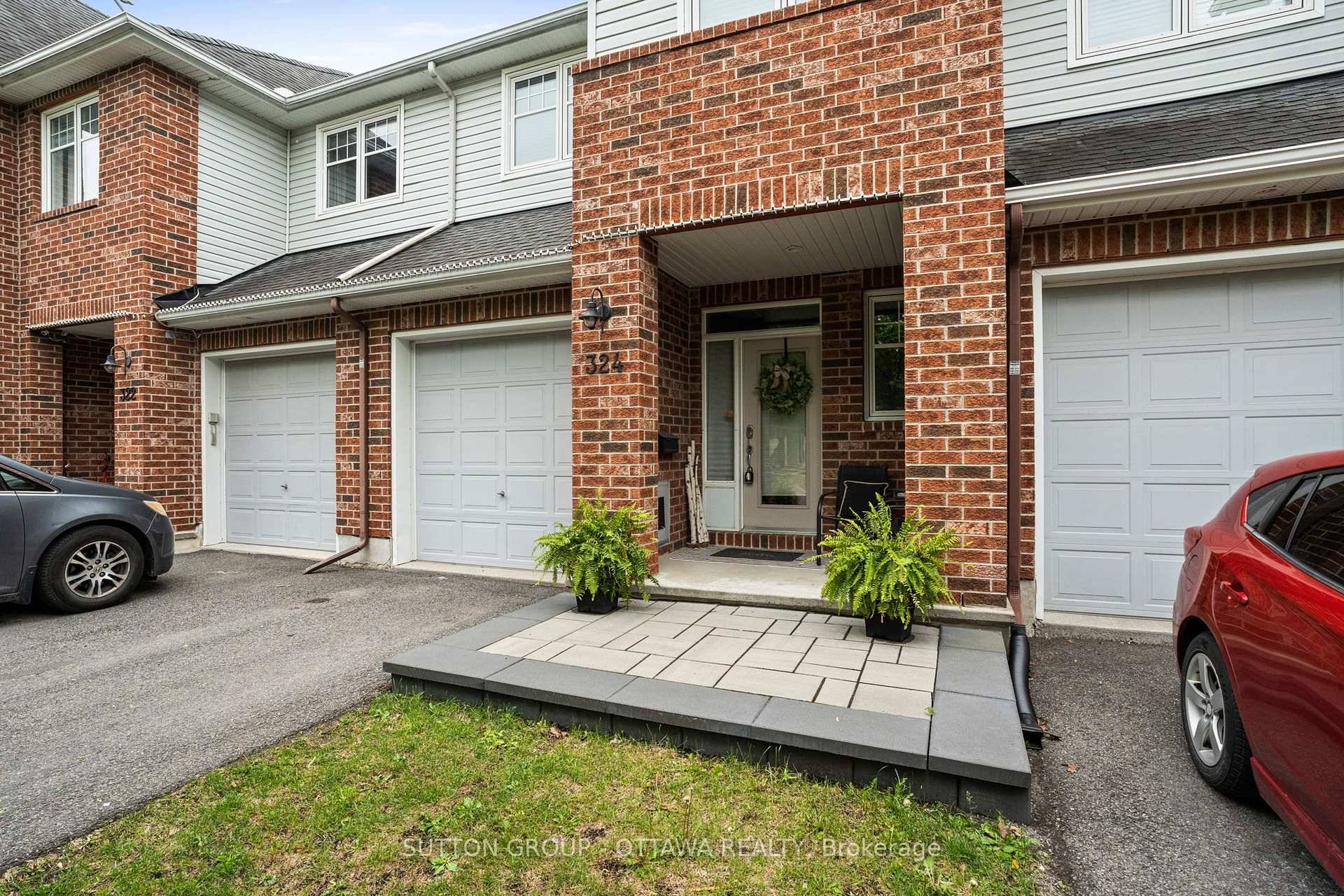 Welcome to this spacious and stylish 3 bedroom townhome nestled on a quiet crescent in the heart of sought after Jackson Trails a true gem for families.