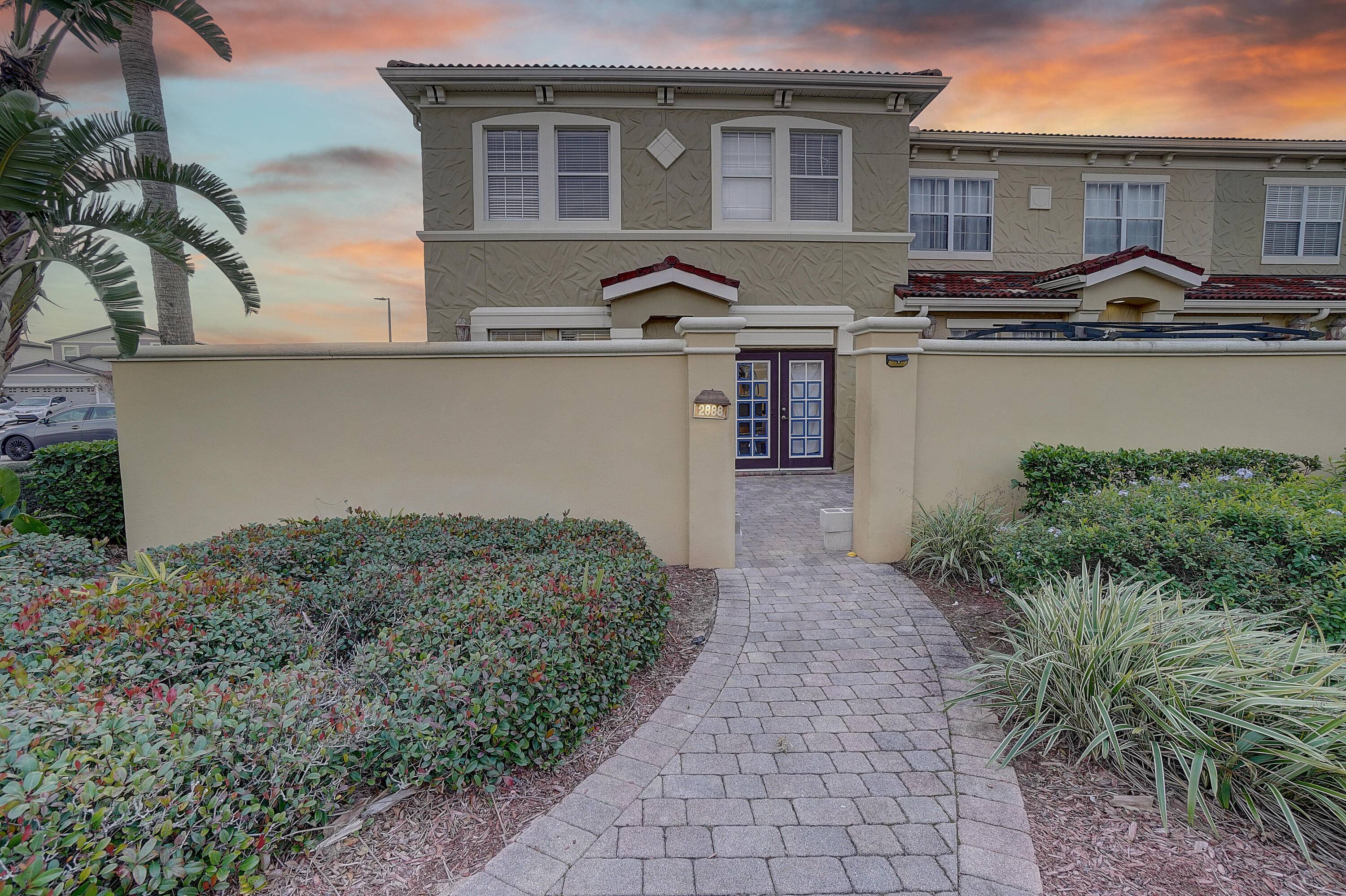 4 Bedroom Home Near Disney Universal Ideal for Short Term Rentals !