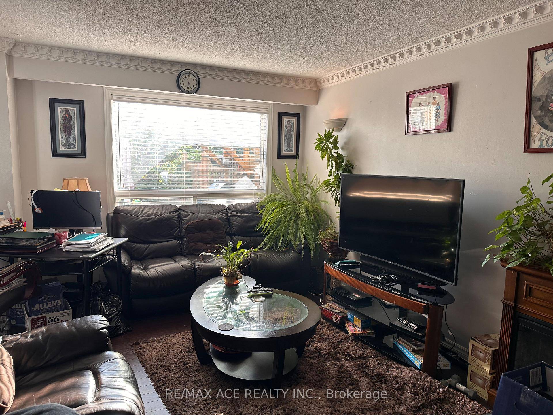 This well maintained townhouse in the heart of Madoc offers a perfect blend of comfort and style.