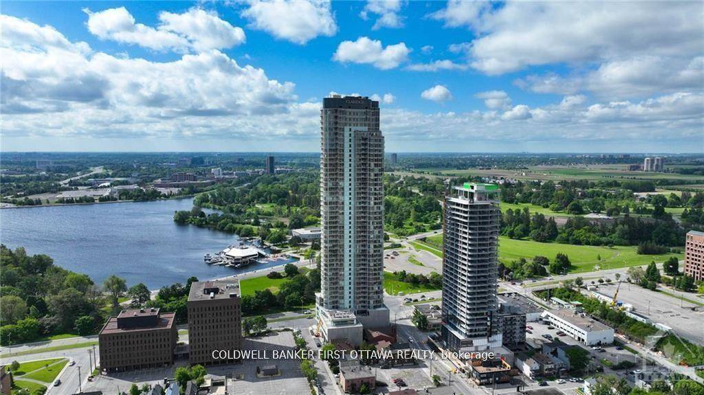 This floorplan offers a bright one bedroom, one bathroom suite featuring stunning, sought after waterfront views of Dow's Lake from the 15th storey.