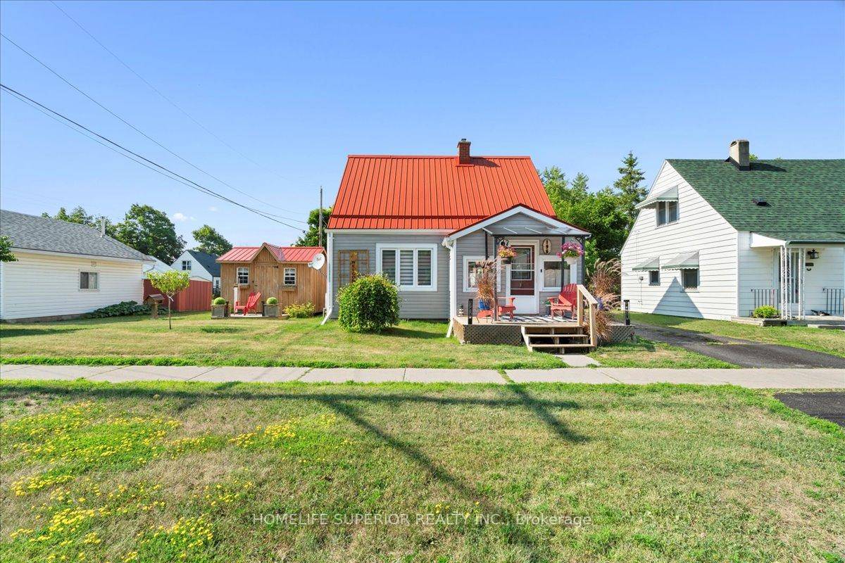 Cute, cozy amp ; homey 2 bedroom, 1 bath home in Campbellford.