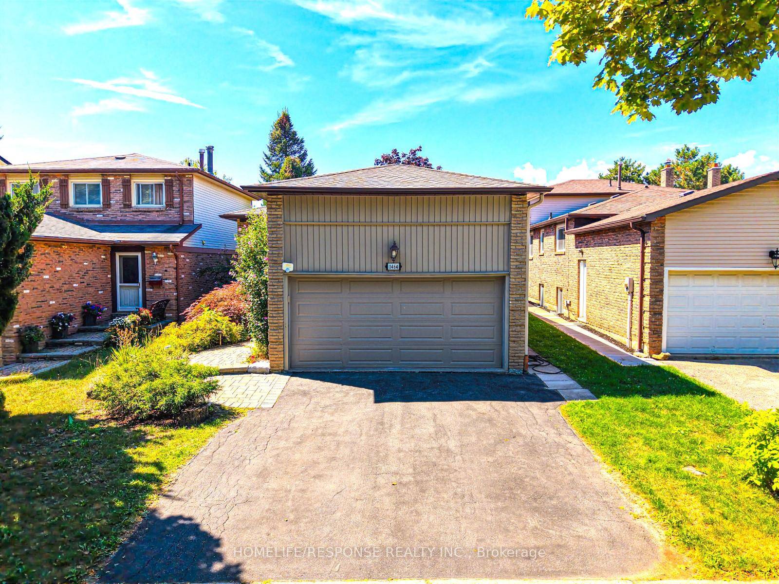 In Oakville's Desirable Falgarwood Community, this unique home truly offers the perfect balance of comfort, convenience and style.