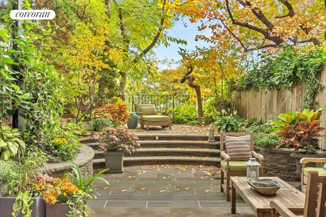 Discover Urban Elegance at 7 Beekman Place.